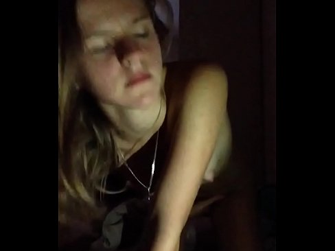 ❤️ In famke masturbeart en komt Porno by wy ❌